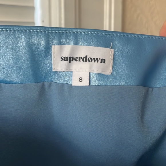 REMOVING ‼️ SUPERDOWN MINI SKIRT - Picture 3 of 6